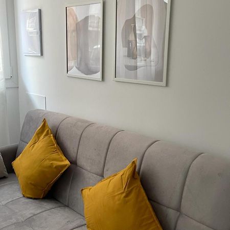 Exyca Metropolitano Apartment มาดริด ภายนอก รูปภาพ